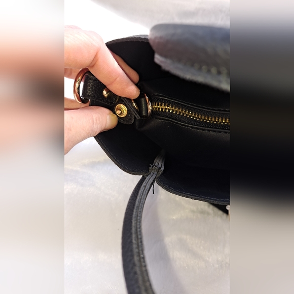 NWOT TRENDY Crossbody Satchel - Picture 9 of 9